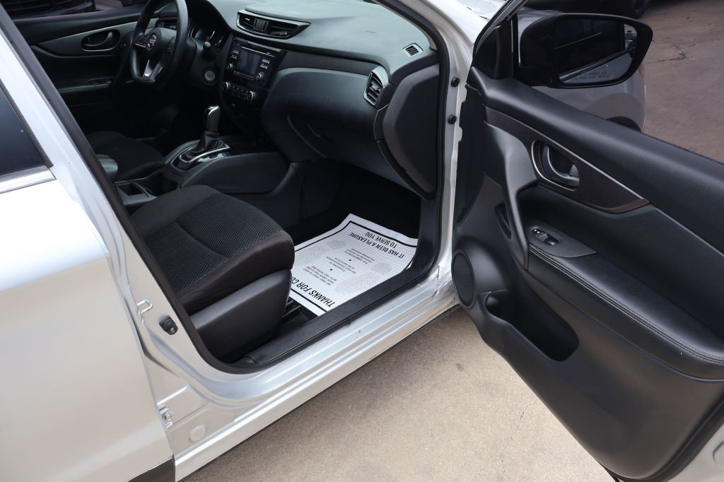 2017 Nissan Rogue Image 22