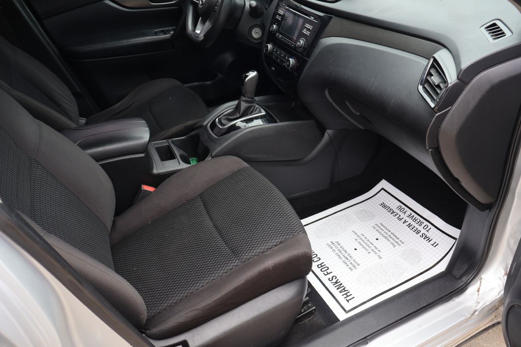 2017 Nissan Rogue Image 23