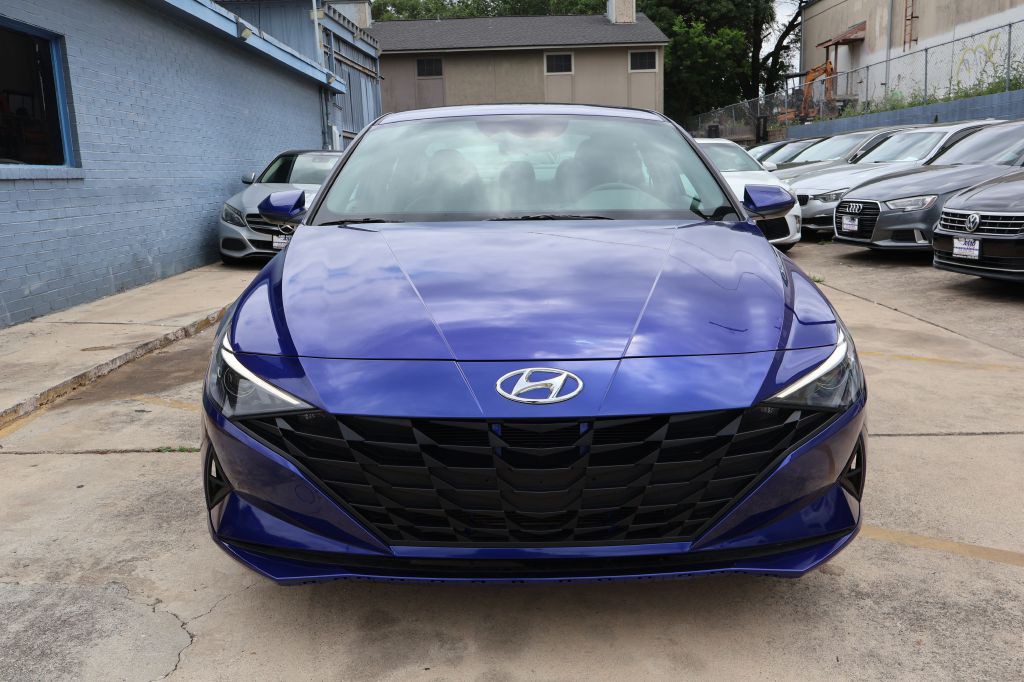 2023 Hyundai Elantra Image 3