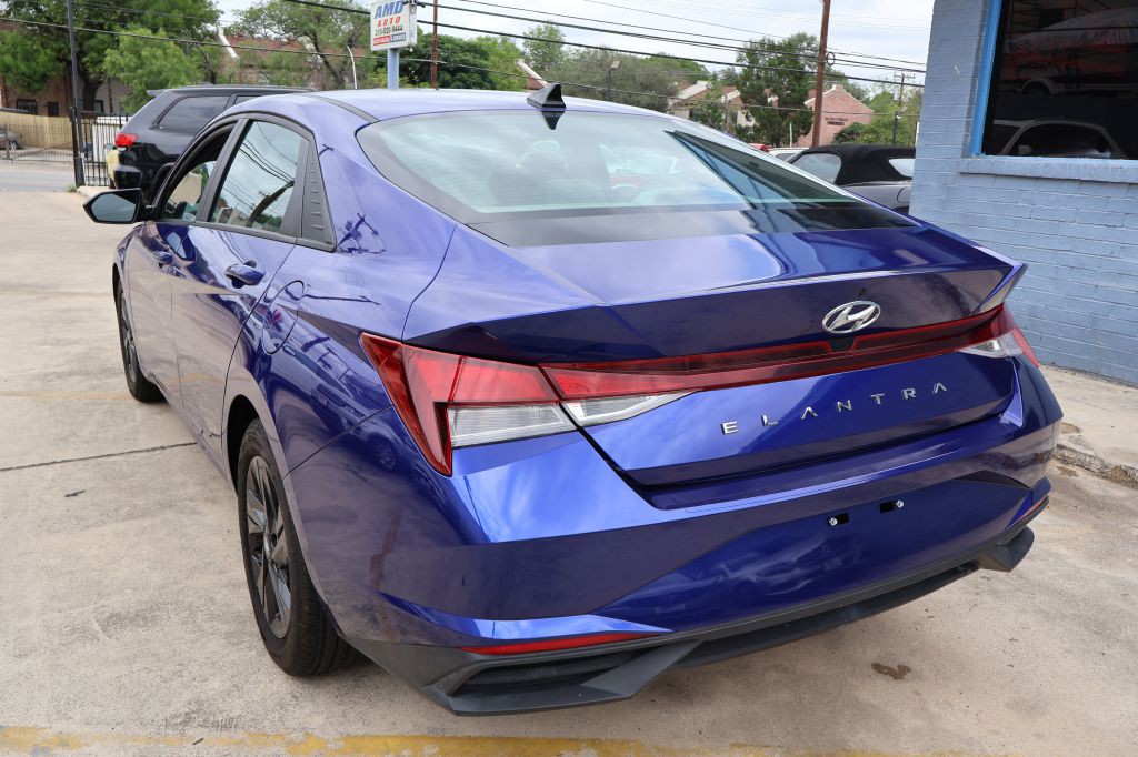 2023 Hyundai Elantra Image 6