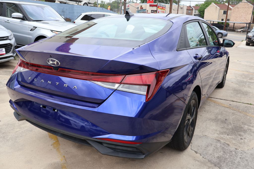 2023 Hyundai Elantra Image 8