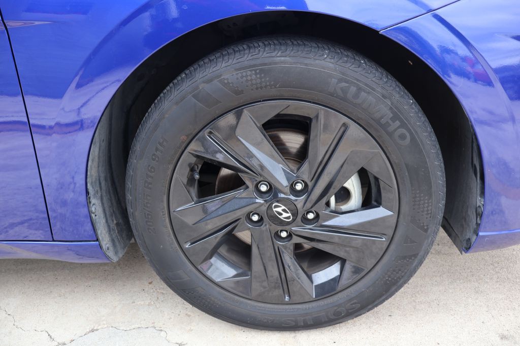 2023 Hyundai Elantra Image 10