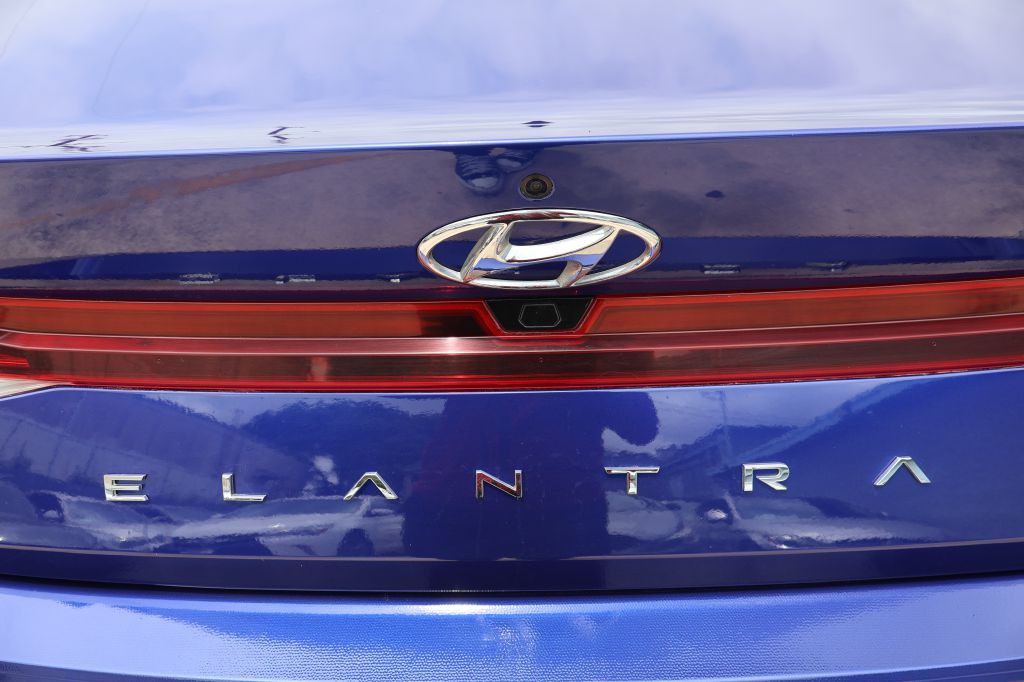 2023 Hyundai Elantra Image 12
