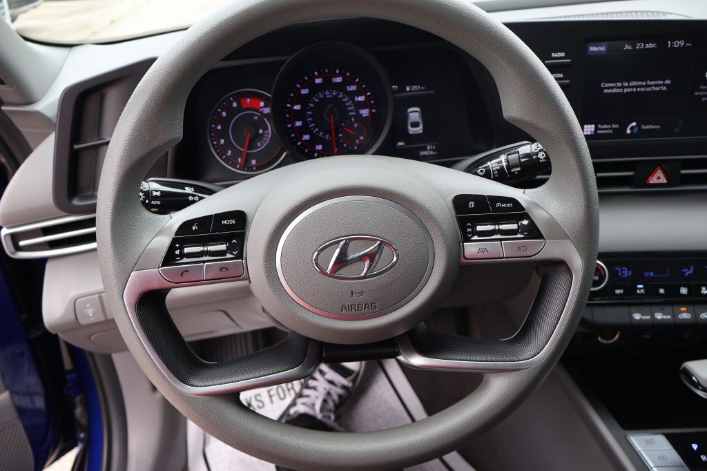 2023 Hyundai Elantra Image 24