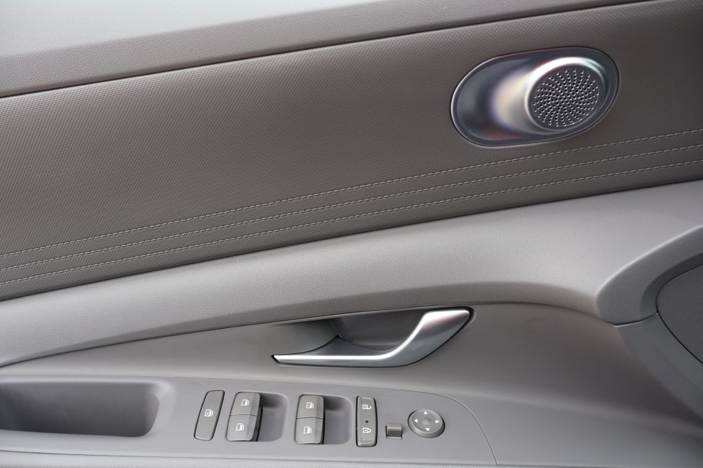 2023 Hyundai Elantra Image 28
