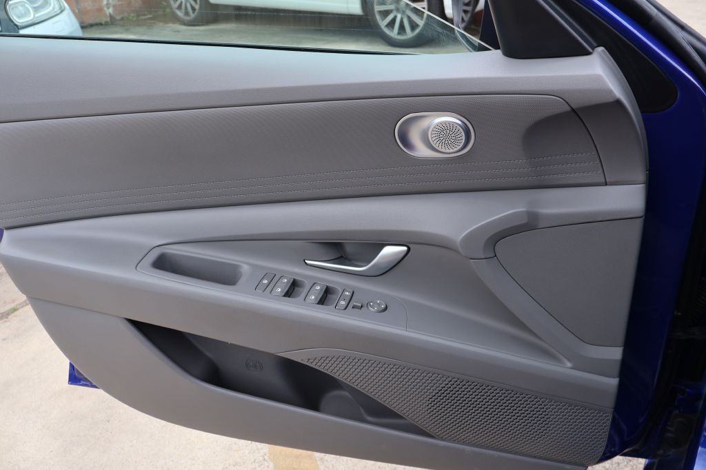 2023 Hyundai Elantra Image 29