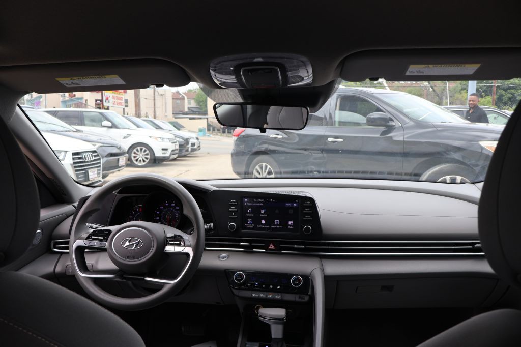2023 Hyundai Elantra Image 37