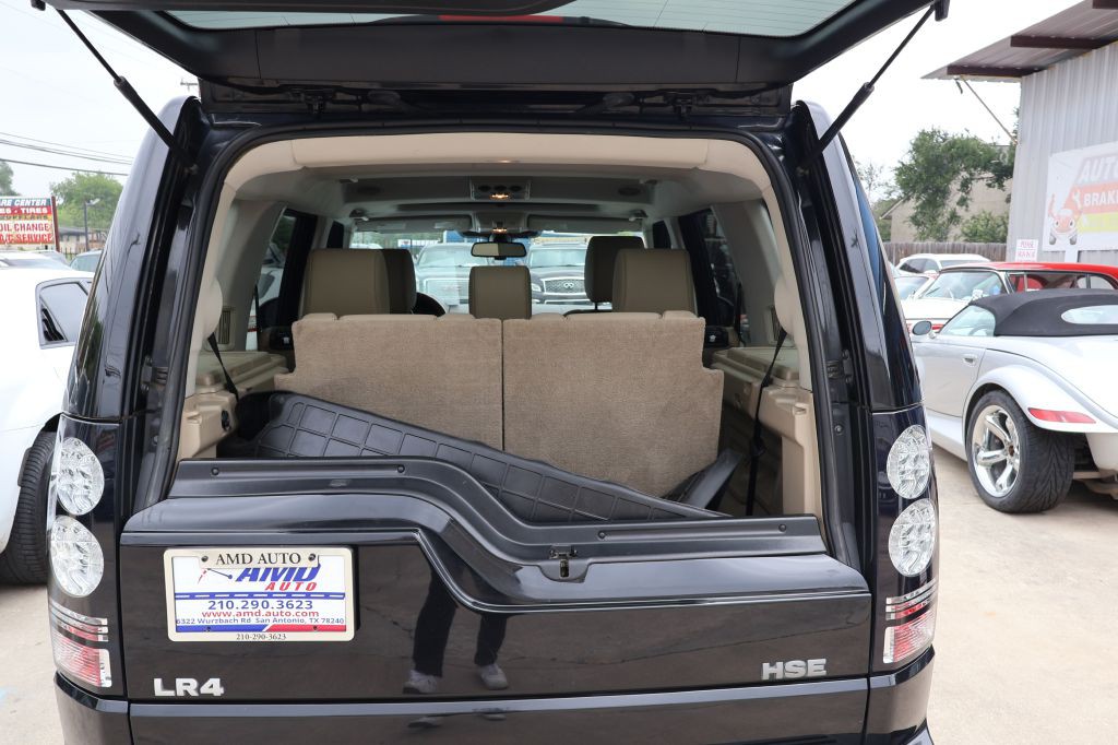 2016 Land Rover LR4 Image 10