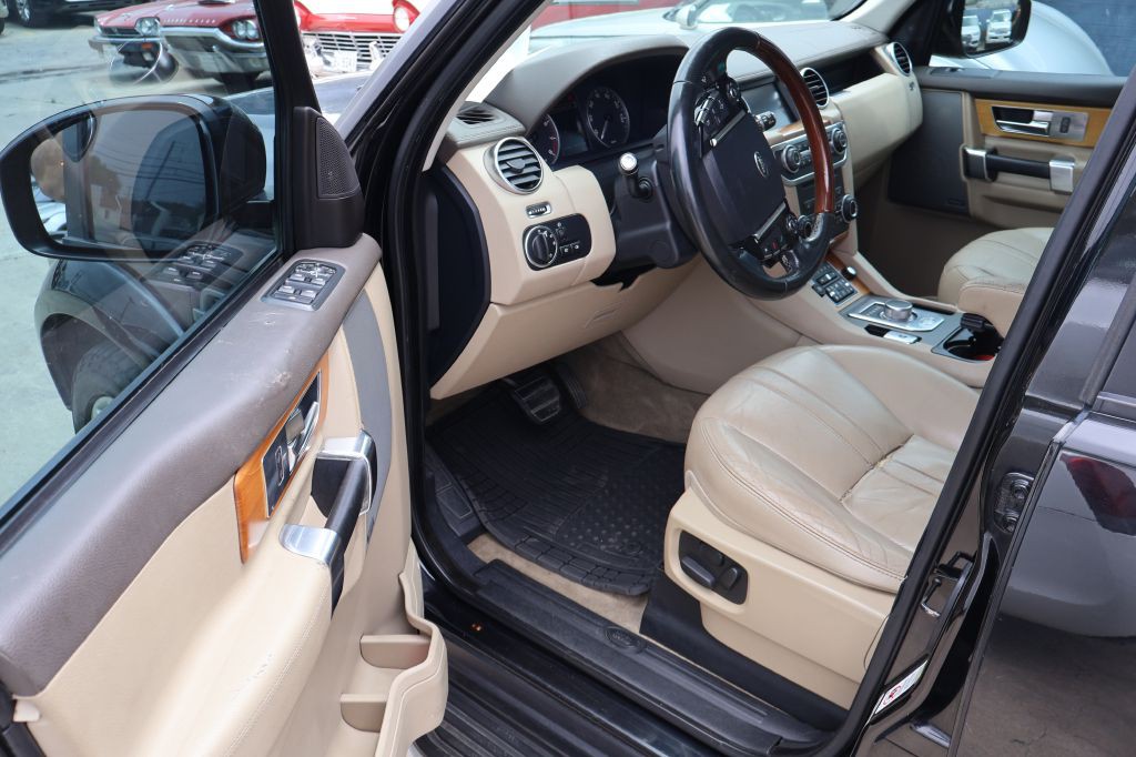 2016 Land Rover LR4 Image 14