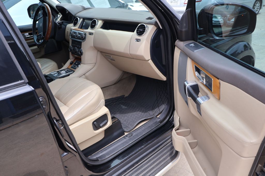 2016 Land Rover LR4 Image 20