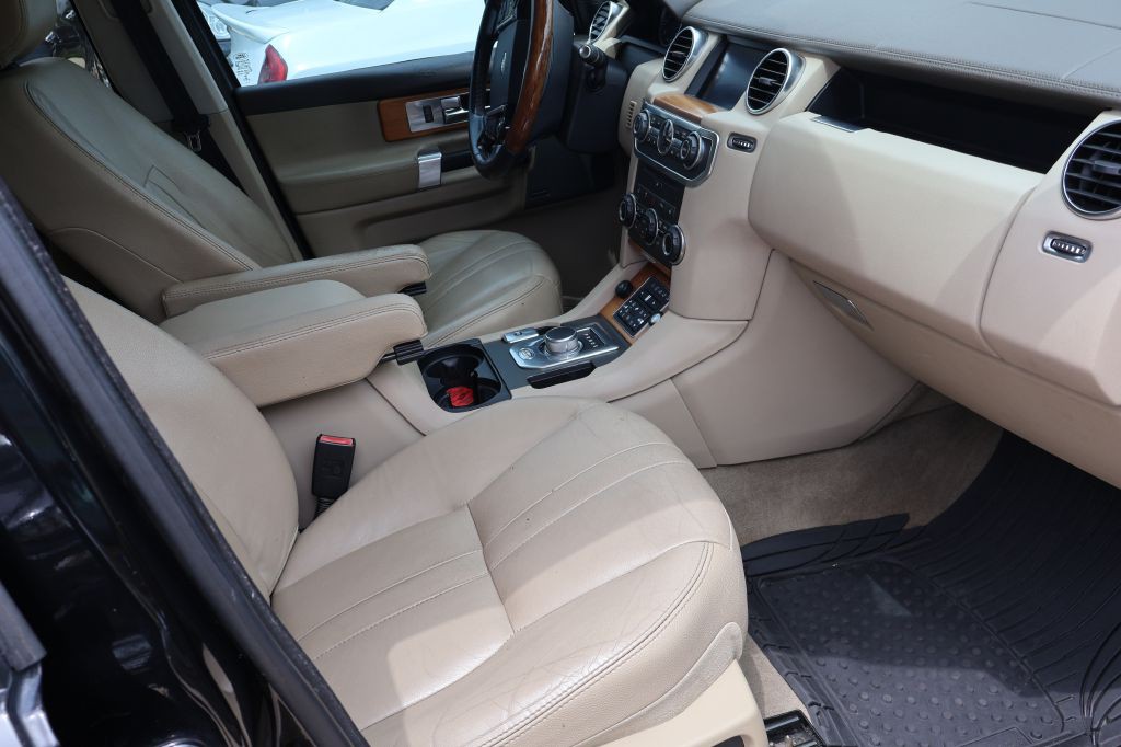 2016 Land Rover LR4 Image 21