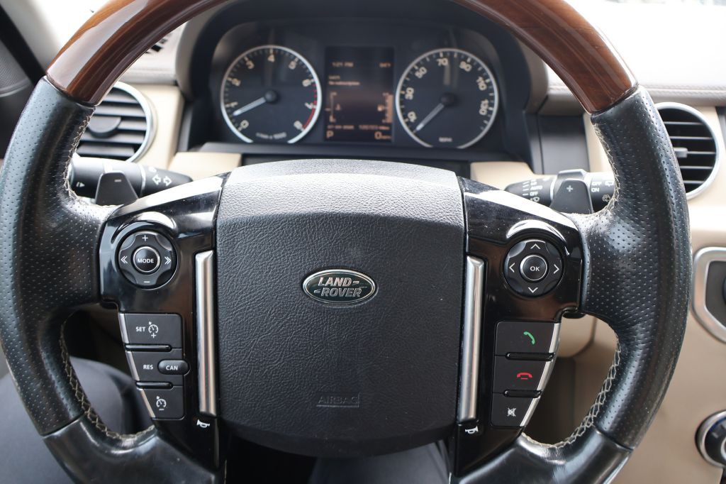 2016 Land Rover LR4 Image 22