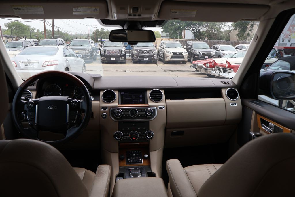 2016 Land Rover LR4 Image 27