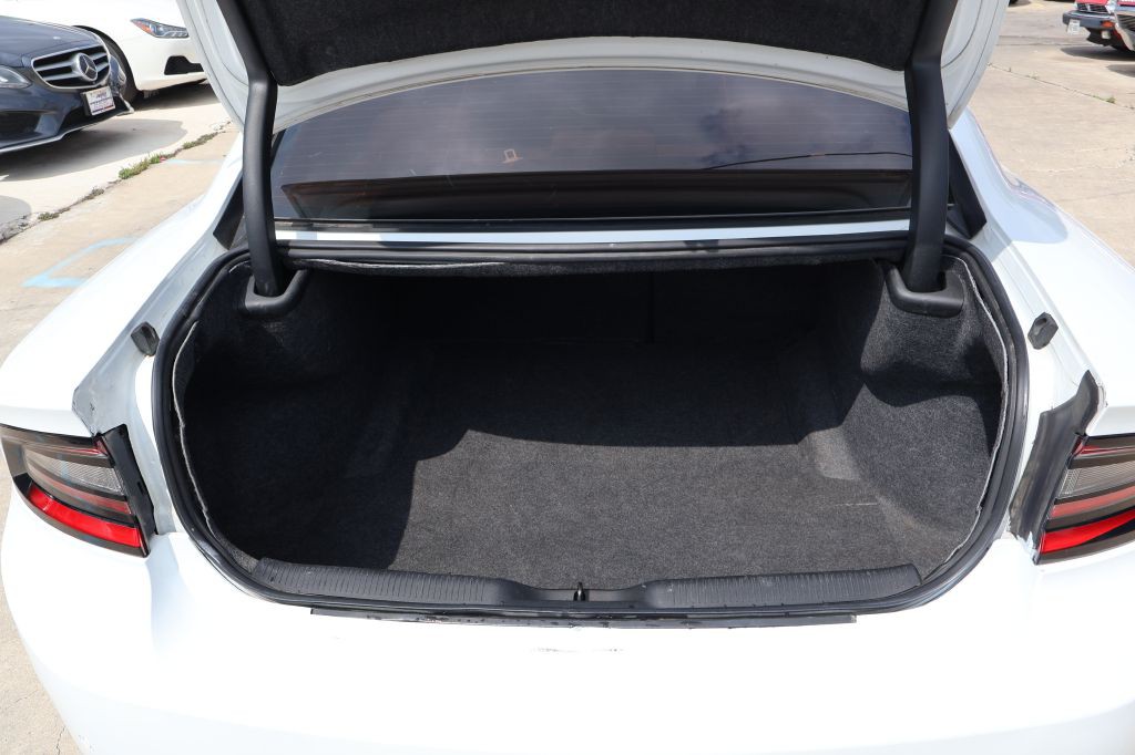 2021 Dodge Charger Image 12