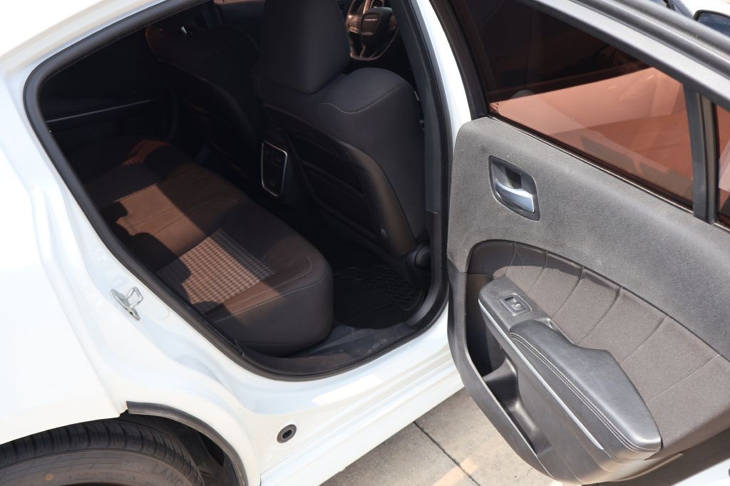 2021 Dodge Charger Image 19