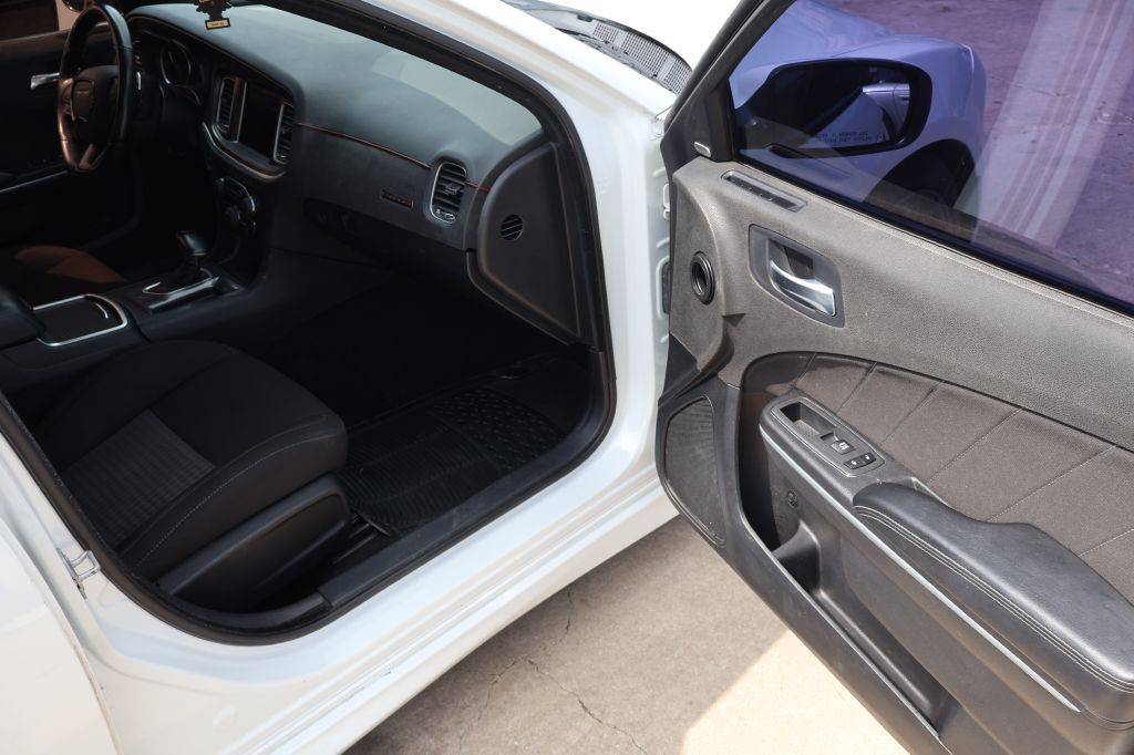 2021 Dodge Charger Image 21