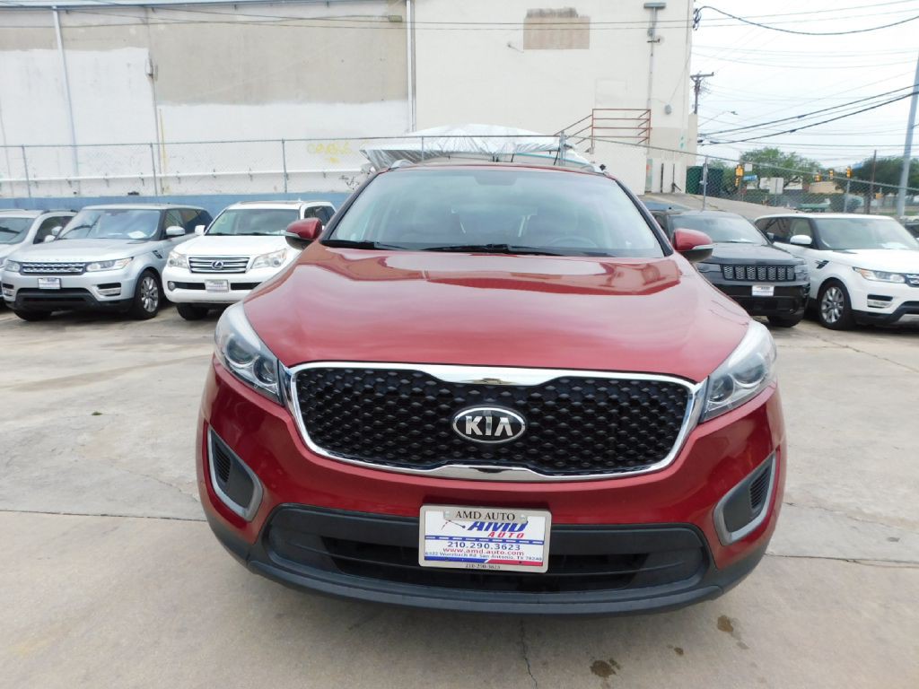 2016 Kia Sorento Image 2