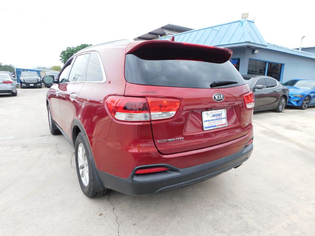 2016 Kia Sorento Image 5
