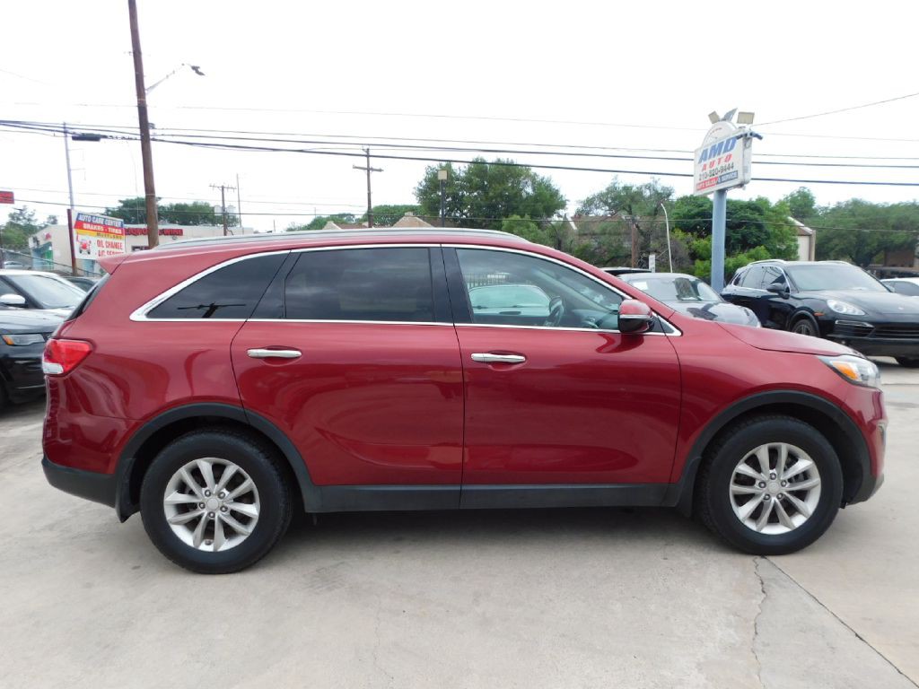 2016 Kia Sorento Image 8