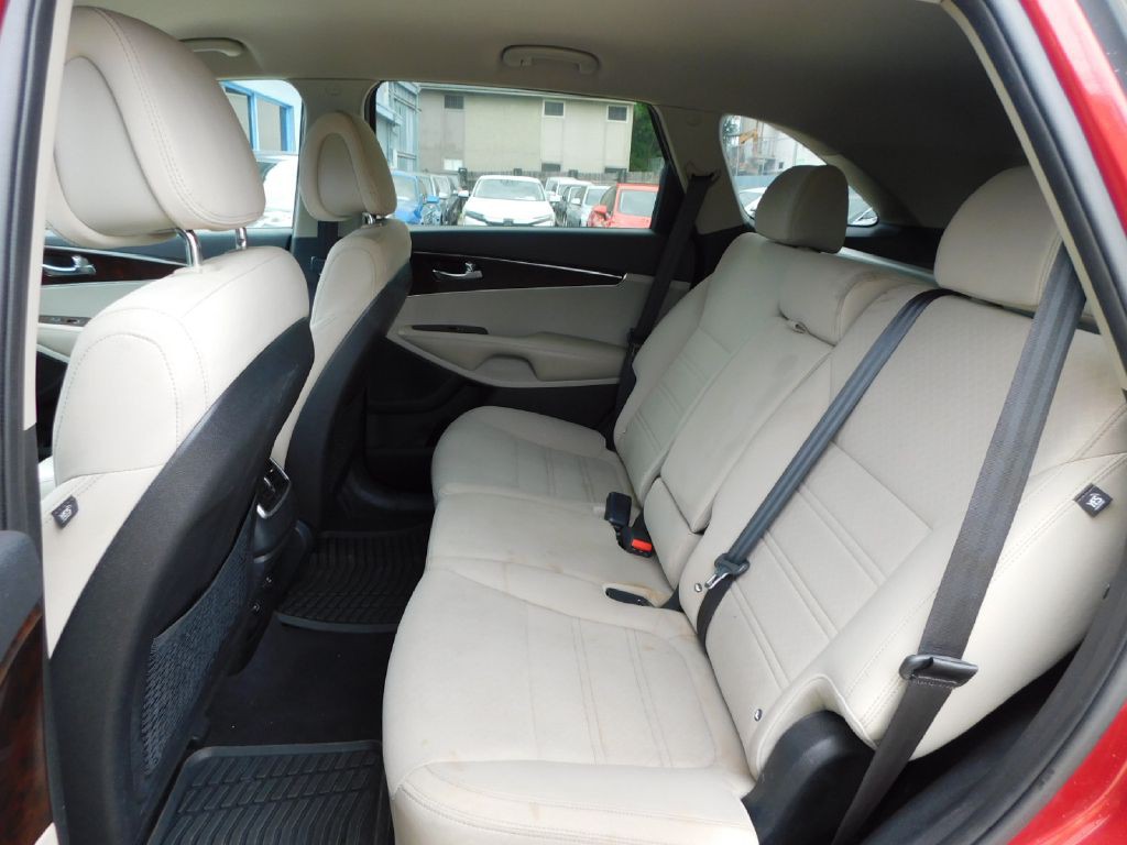 2016 Kia Sorento Image 25