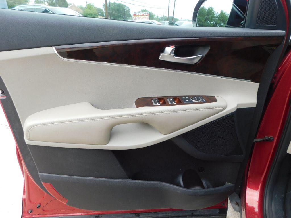 2016 Kia Sorento Image 32