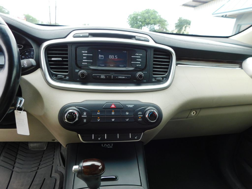 2016 Kia Sorento Image 34