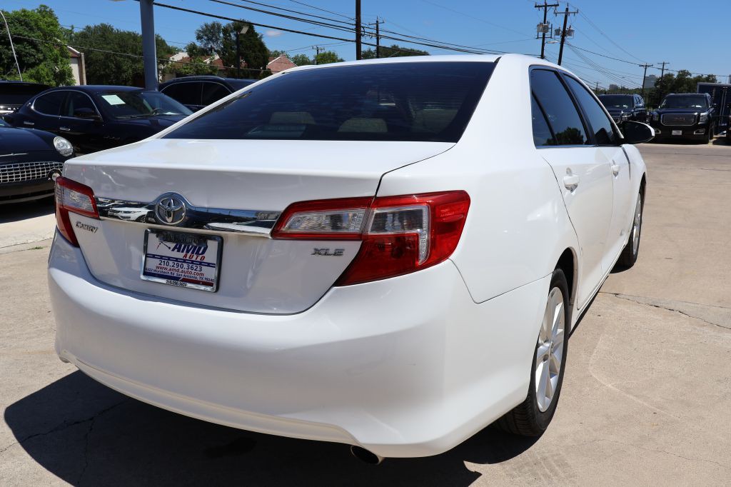 2012 Toyota Camry Image 7