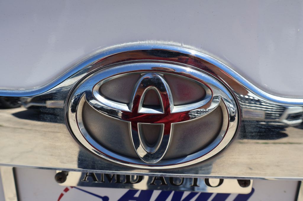 2012 Toyota Camry Image 12