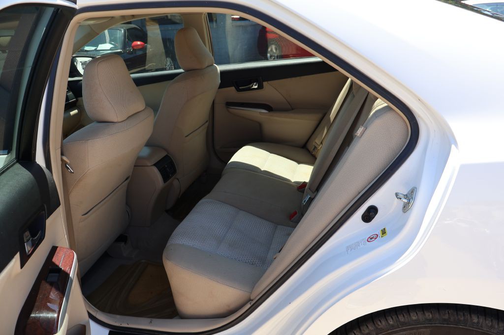 2012 Toyota Camry Image 20