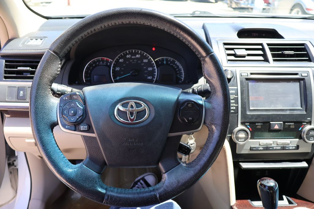 2012 Toyota Camry Image 23