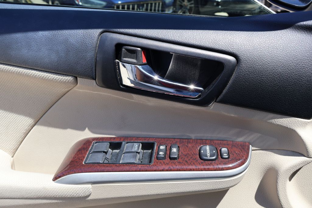 2012 Toyota Camry Image 26