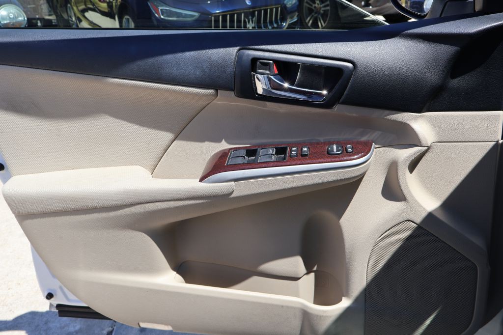 2012 Toyota Camry Image 27