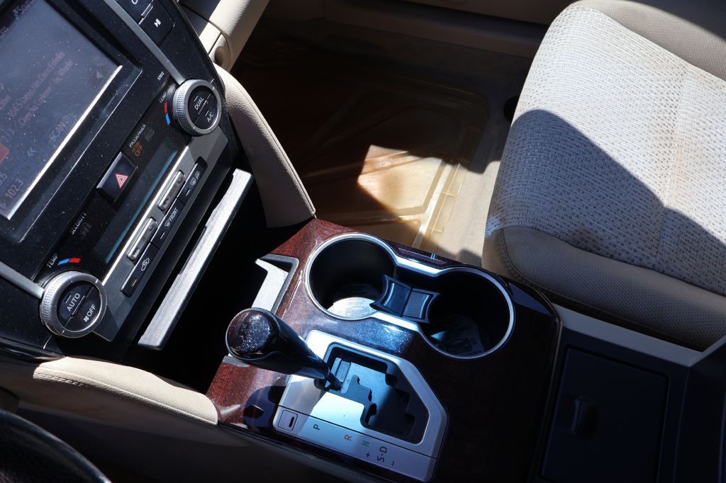 2012 Toyota Camry Image 31