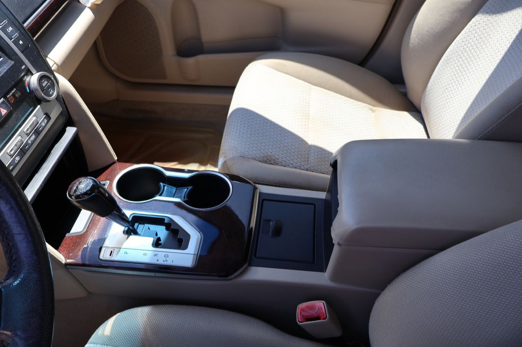 2012 Toyota Camry Image 32