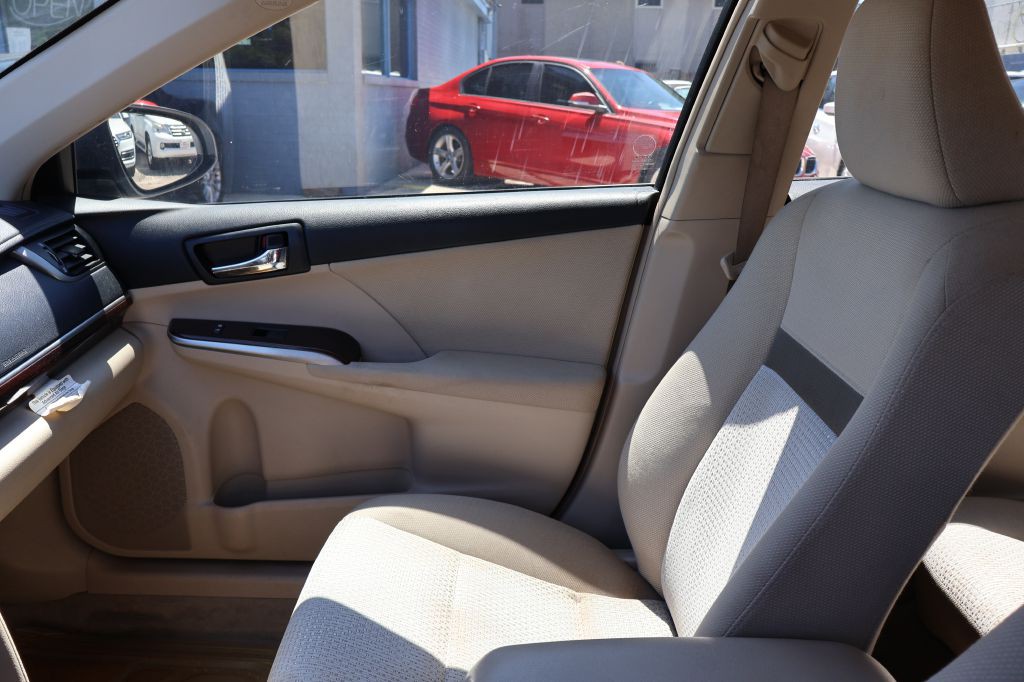 2012 Toyota Camry Image 33
