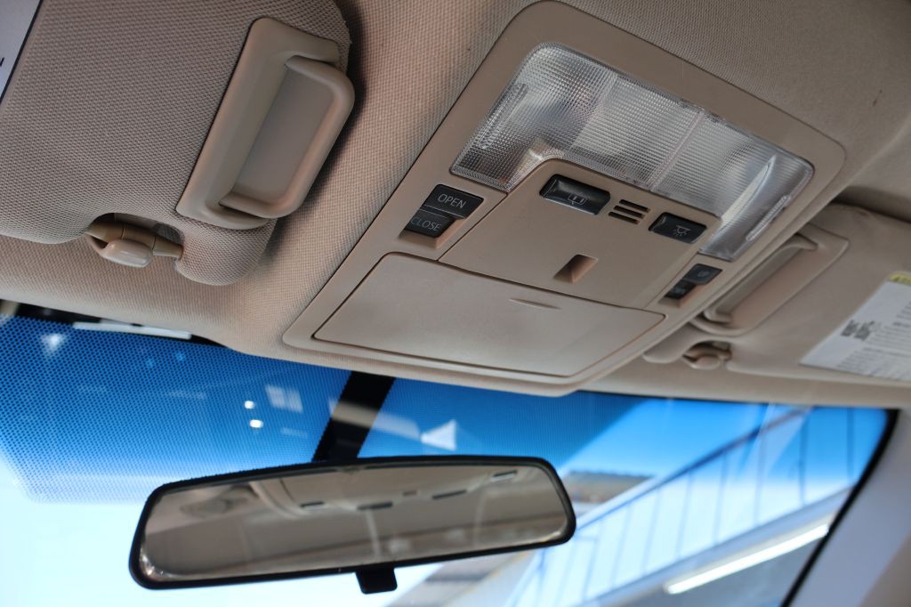 2012 Toyota Camry Image 34