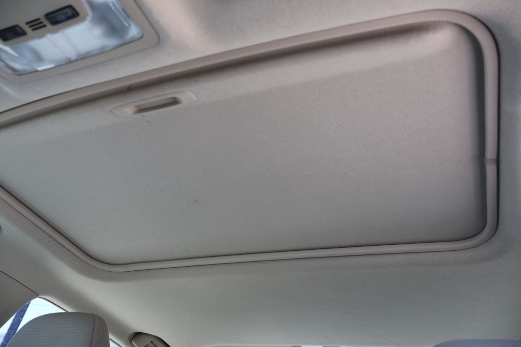 2012 Toyota Camry Image 35