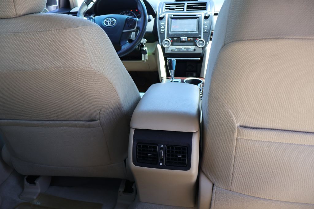 2012 Toyota Camry Image 40