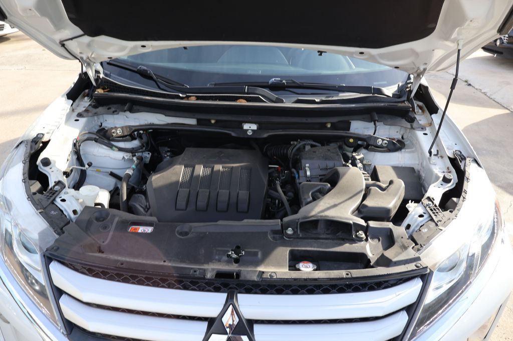 2019 Mitsubishi Eclipse Image 12