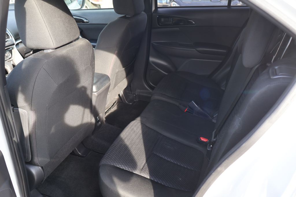 2019 Mitsubishi Eclipse Image 17
