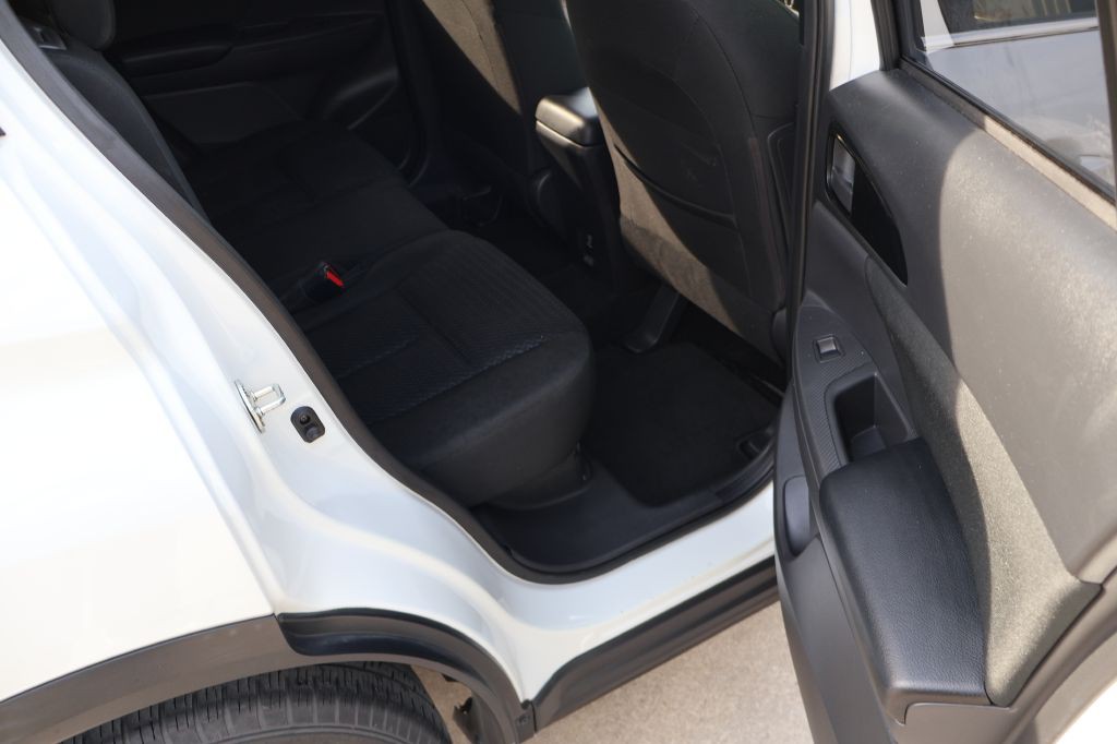 2019 Mitsubishi Eclipse Image 18