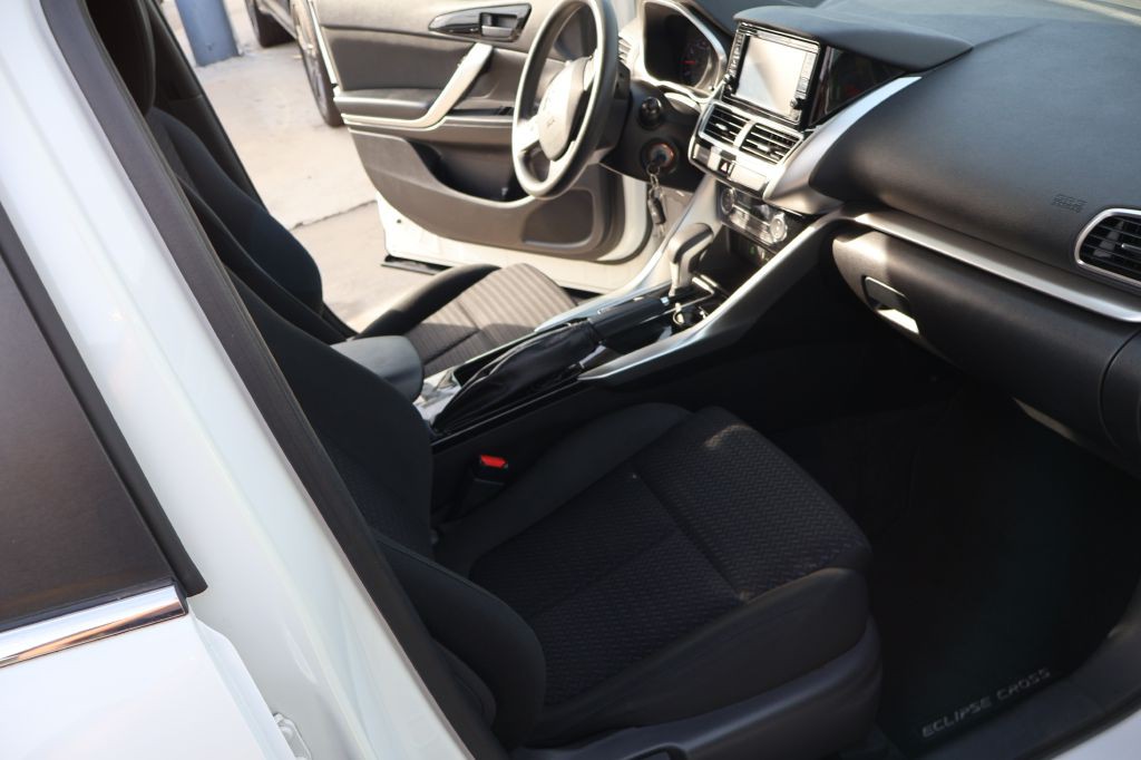 2019 Mitsubishi Eclipse Image 21