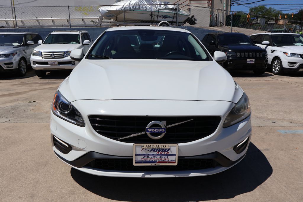 2017 Volvo S60 Image 2