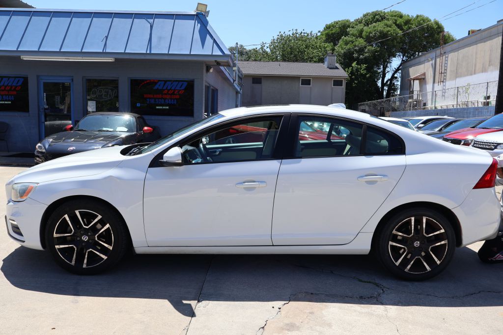 2017 Volvo S60 Image 4
