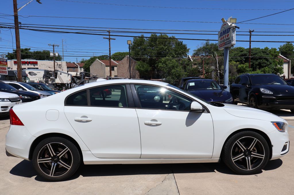 2017 Volvo S60 Image 8
