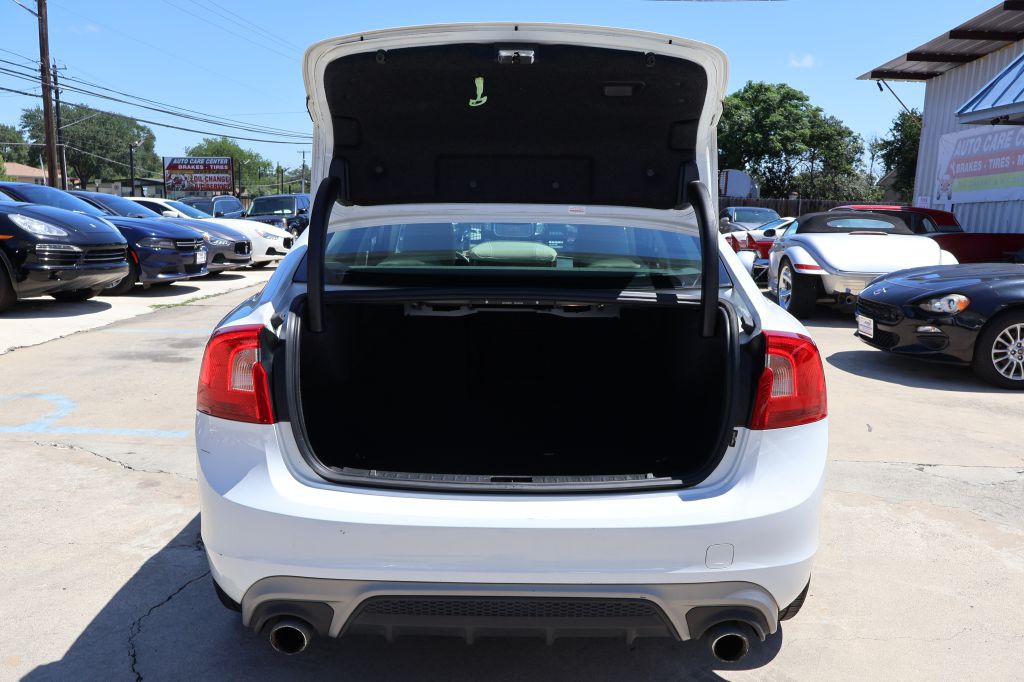 2017 Volvo S60 Image 17