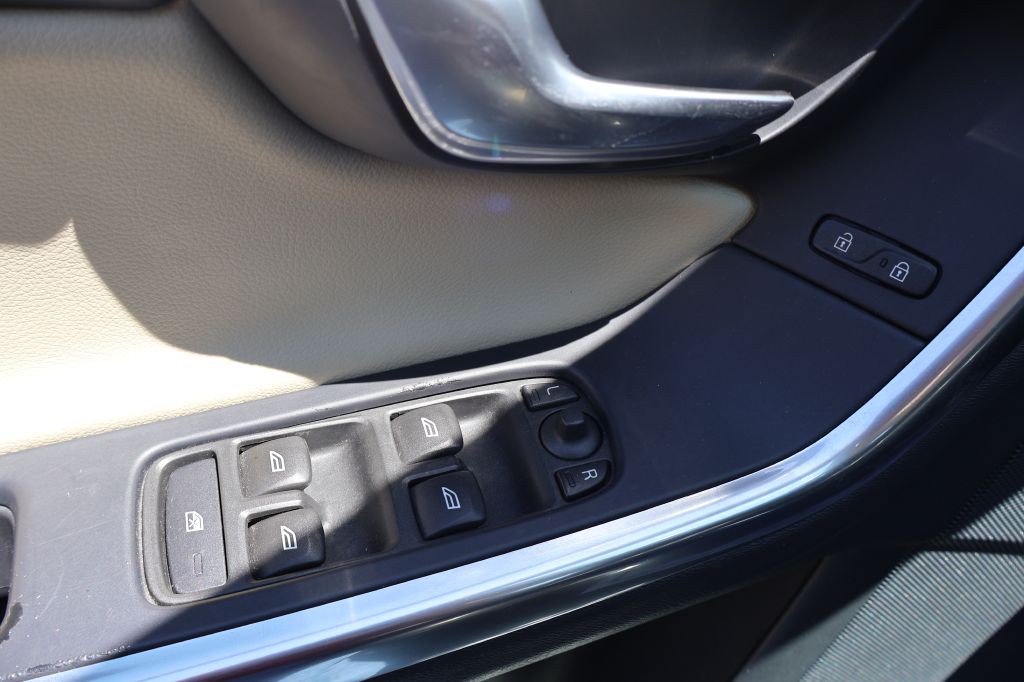 2017 Volvo S60 Image 29