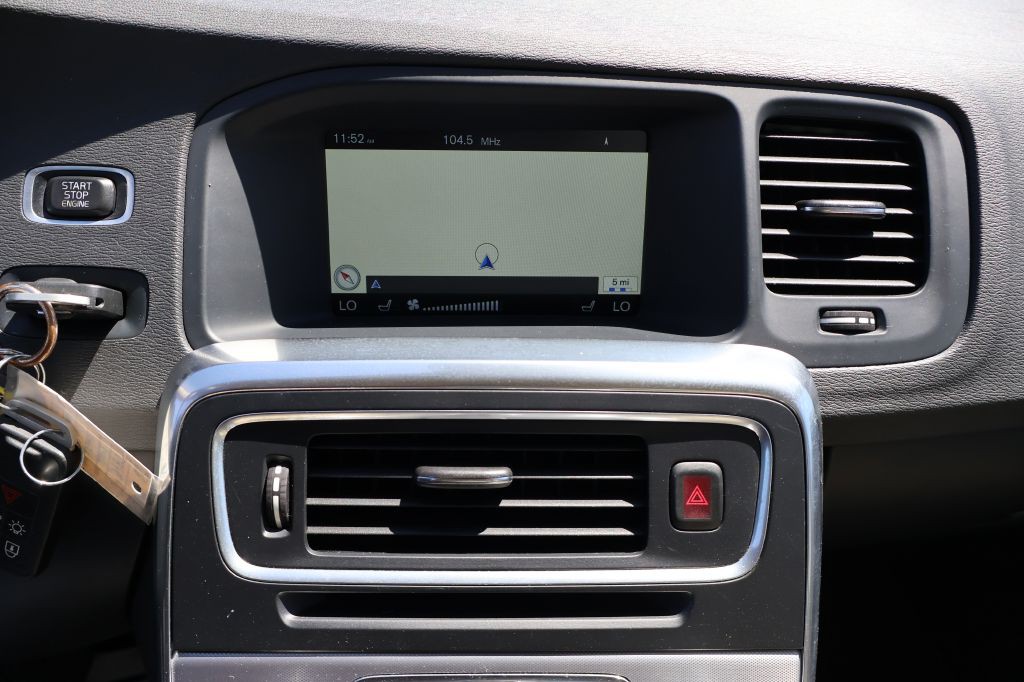2017 Volvo S60 Image 33