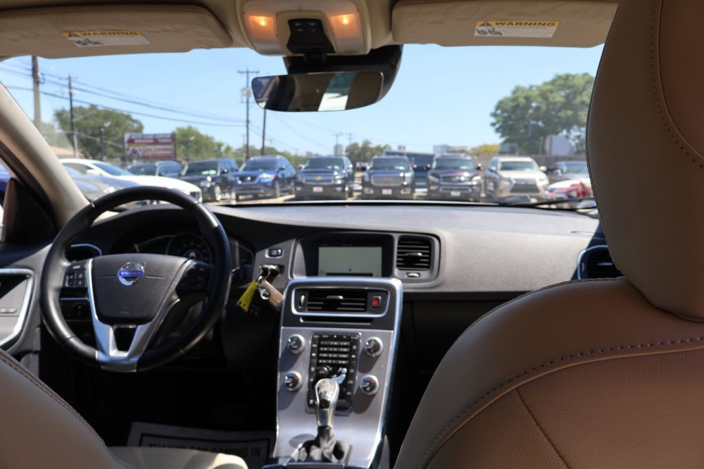2017 Volvo S60 Image 42