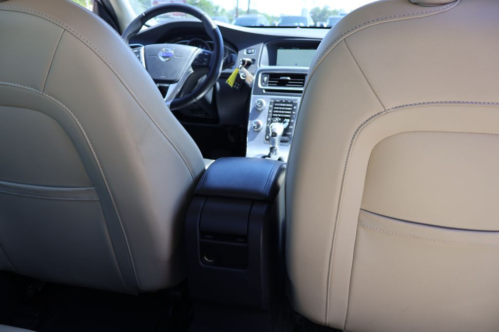2017 Volvo S60 Image 43